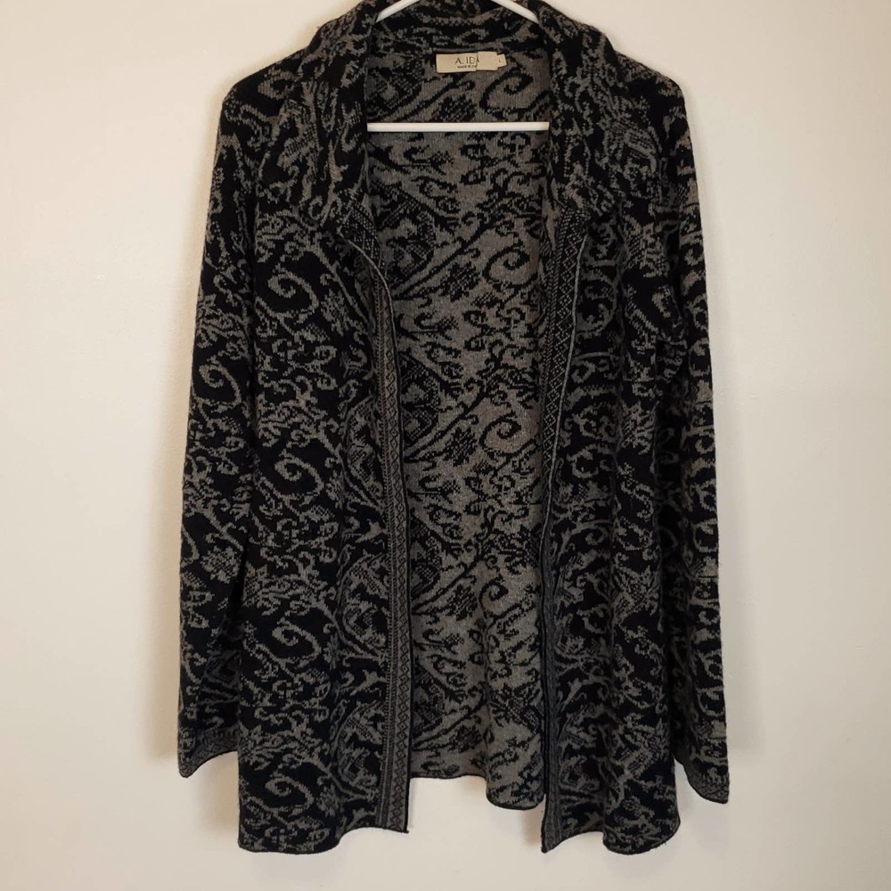 A. IDA women's Open Front Sweater Size L